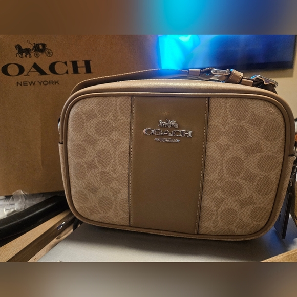 *SOLD* Coach Jamie Camera Bag - Signature Canvas *NWT* - Picture 2 of 2
